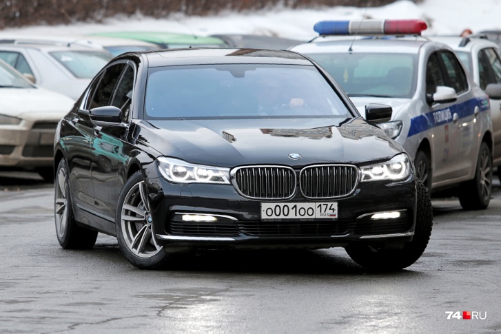 Номера на новом автомобиле главы региона остались прежними Номера на новом автомобиле главы региона остались прежними