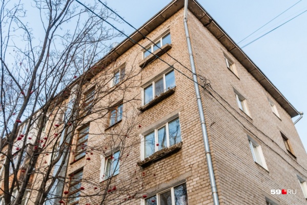 Управляющая компания занимается домом почти десять лет Управляющая компания занимается домом почти десять лет