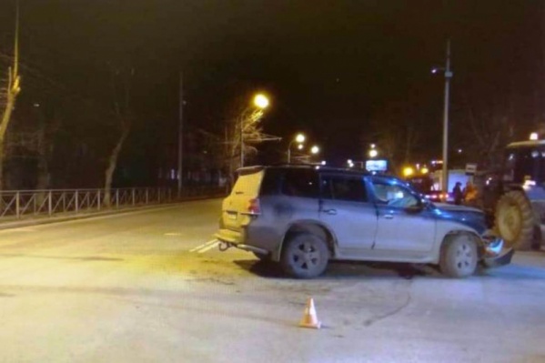 В ДТП на Мочищенском шоссе сошлись две встречные «Тойоты» — пострадали водитель и три пассажира «Чайзера» В ДТП на Мочищенском шоссе сошлись две встречные «Тойоты» — пострадали водитель и три пассажира «Чайзера»
