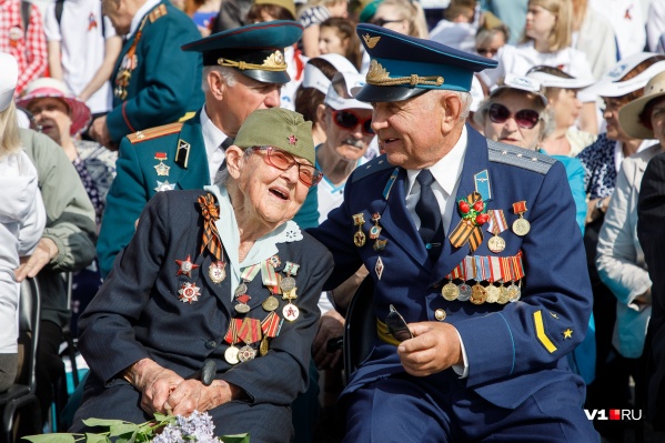Главными героями сегодняшего парада стала, конечно же, ветераны Главными героями сегодняшего парада стала, конечно же, ветераны 