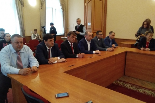 Семь претендентов на пост главы Кургана на одном фото Семь претендентов на пост главы Кургана на одном фото 