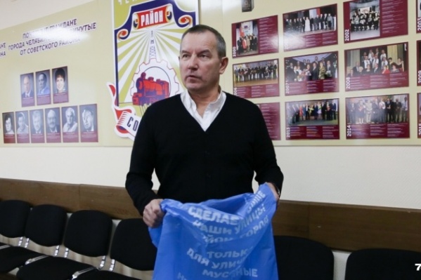 Глава района решил наказать ответственного за очистку «европейских» мусорок Глава района решил наказать ответственного за очистку «европейских» мусорок