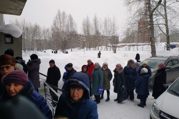 Такой была очередь в поликлинику Такой была очередь в поликлинику