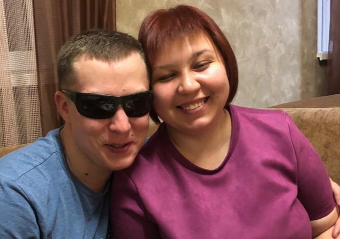 С женой Мариной Артём познакомился в специализированном колледже для незрячих С женой Мариной Артём познакомился в специализированном колледже для незрячих