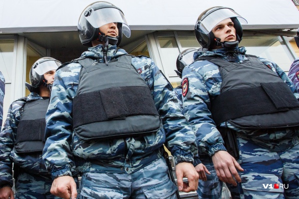 Брать преступников помогали бойцы Росгвардии Брать преступников помогали бойцы Росгвардии