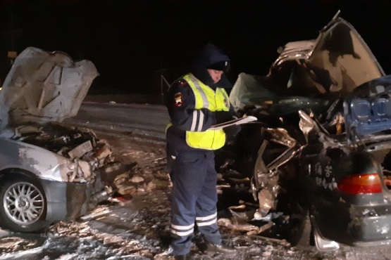 В аварии погибли три человека и два еще пострадали В аварии погибли три человека и два еще пострадали