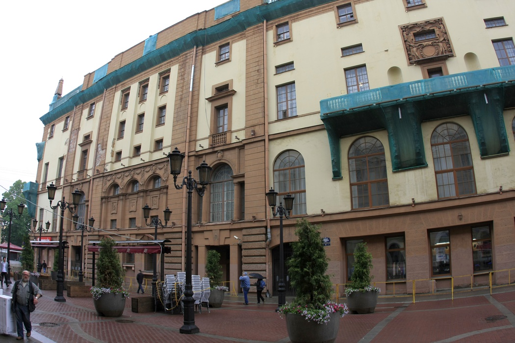 Дом радио в Петербурге, где теперь репетирует Курентзис с оркестром MusicAeterna Дом радио в Петербурге, где теперь репетирует Курентзис с оркестром MusicAeterna
