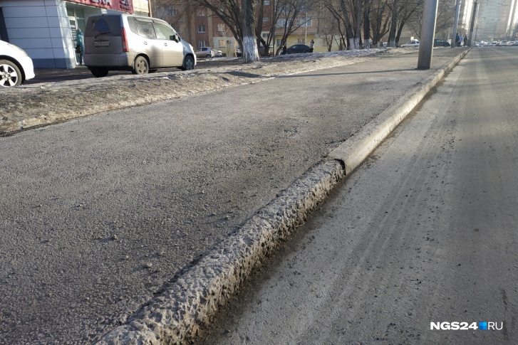 Такие бордюры находятся в районе остановки на Киренского, 19 Такие бордюры находятся в районе остановки на Киренского, 19