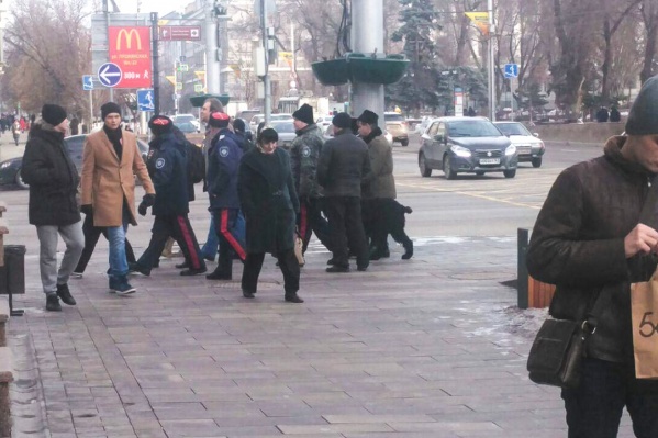 В задержании участвовали не только полицейские, но и казаки В задержании участвовали не только полицейские, но и казаки