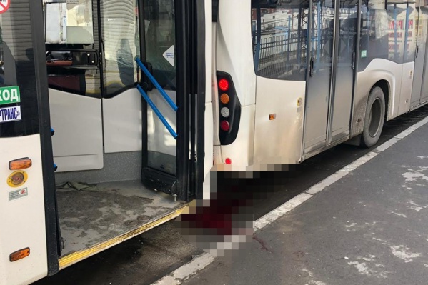 Мужчину насмерть зажало автобусами Мужчину насмерть зажало автобусами