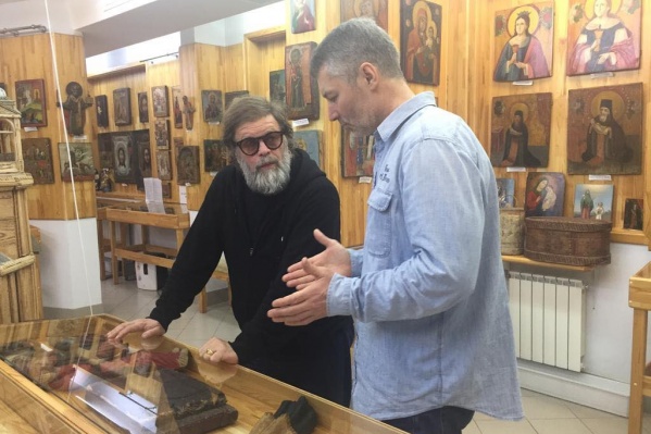 По словам Ройзмана, Гребенщиков хорошо разбирается в иконах и является очень интересным собеседником По словам Ройзмана, Гребенщиков хорошо разбирается в иконах и является очень интересным собеседником
