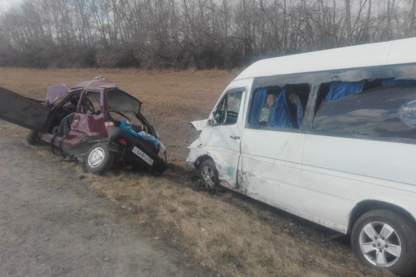 «Ока» превратилась в груду металла, а её водитель погибла «Ока» превратилась в груду металла, а её водитель погибла