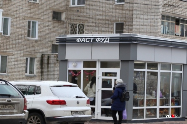 Банда чаще выбирала ларьки нового образца — их легче было вскрыть Банда чаще выбирала ларьки нового образца — их легче было вскрыть 