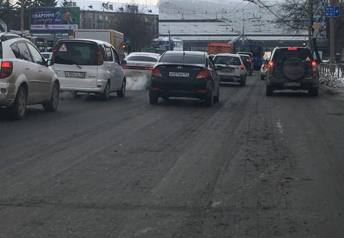 Этой зимой крупные городские магистрали утопают в грязи Этой зимой крупные городские магистрали утопают в грязи