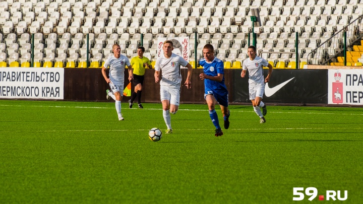 Пермская футбольная команда «Звезда» выиграла в первом домашнем матче