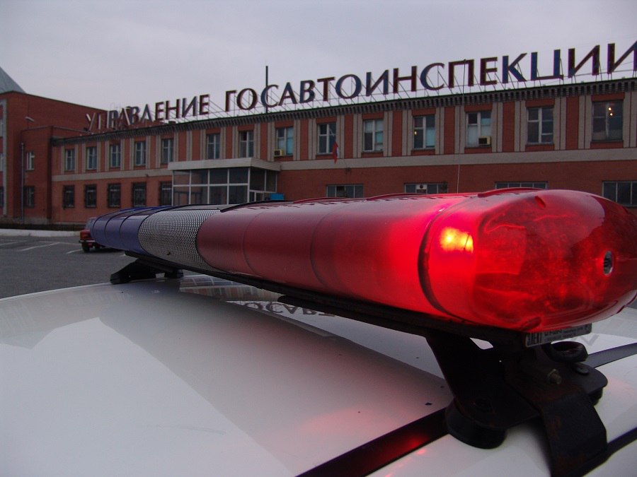 Какое количество сотрудников несло службу в местной ГАИ в 1943 году?