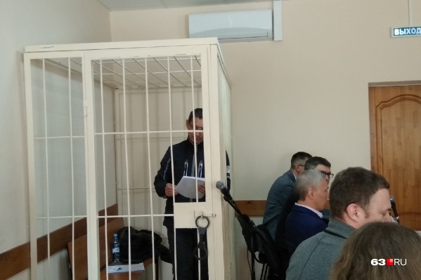 Константин Наумов провел в клетке более семи с половиной часов Константин Наумов провел в клетке более семи с половиной часов