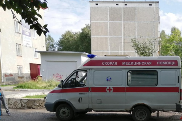 Курганцы единодушны: медики имеют право не выходить из машины до приезда полиции, «если фельдшера матом пригласили осмотреть пациента» Курганцы единодушны: медики имеют право не выходить из машины до приезда полиции, «если фельдшера матом пригласили осмотреть пациента»