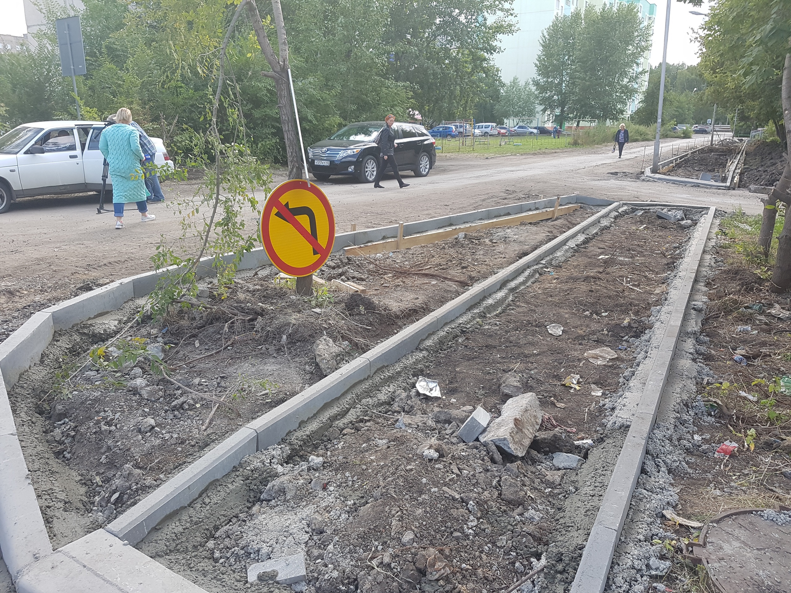 А участок от школы до улицы Мостостроителей сделать обещают в следующем году А участок от школы до улицы Мостостроителей сделать обещают в следующем году