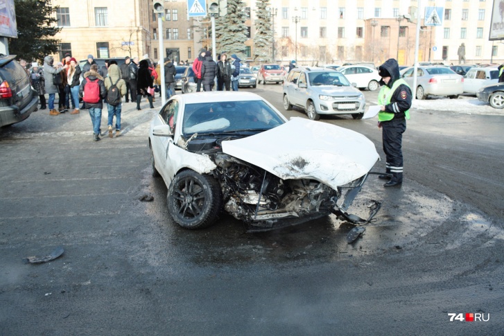 В серьёзных ДТП большую часть страховой выплаты формирует стоимость запчастей: в декабре её подняли В серьёзных ДТП большую часть страховой выплаты формирует стоимость запчастей: в декабре её подняли