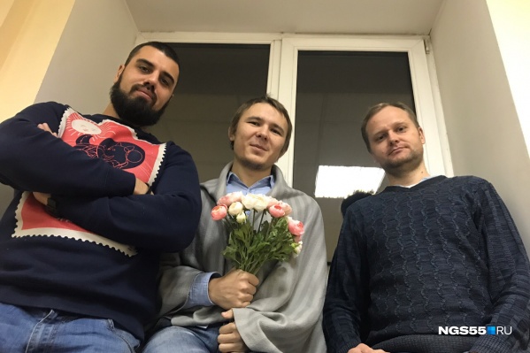 Они пришли, чтобы дать вам новости Они пришли, чтобы дать вам новости 