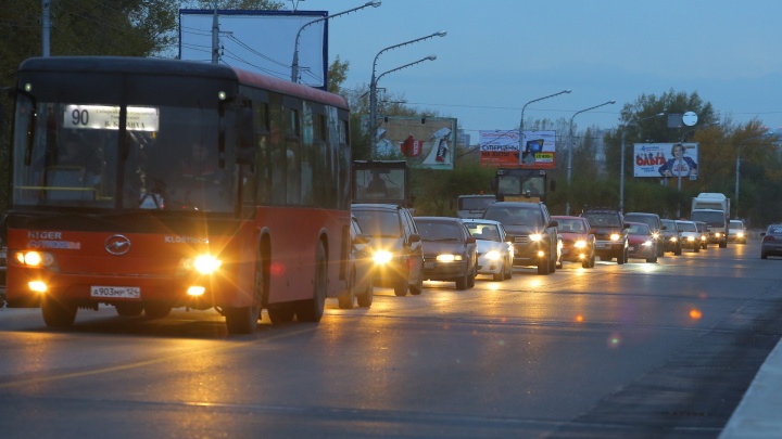 Учёные назвали самые проблемные дороги Красноярска с неминуемыми пробками