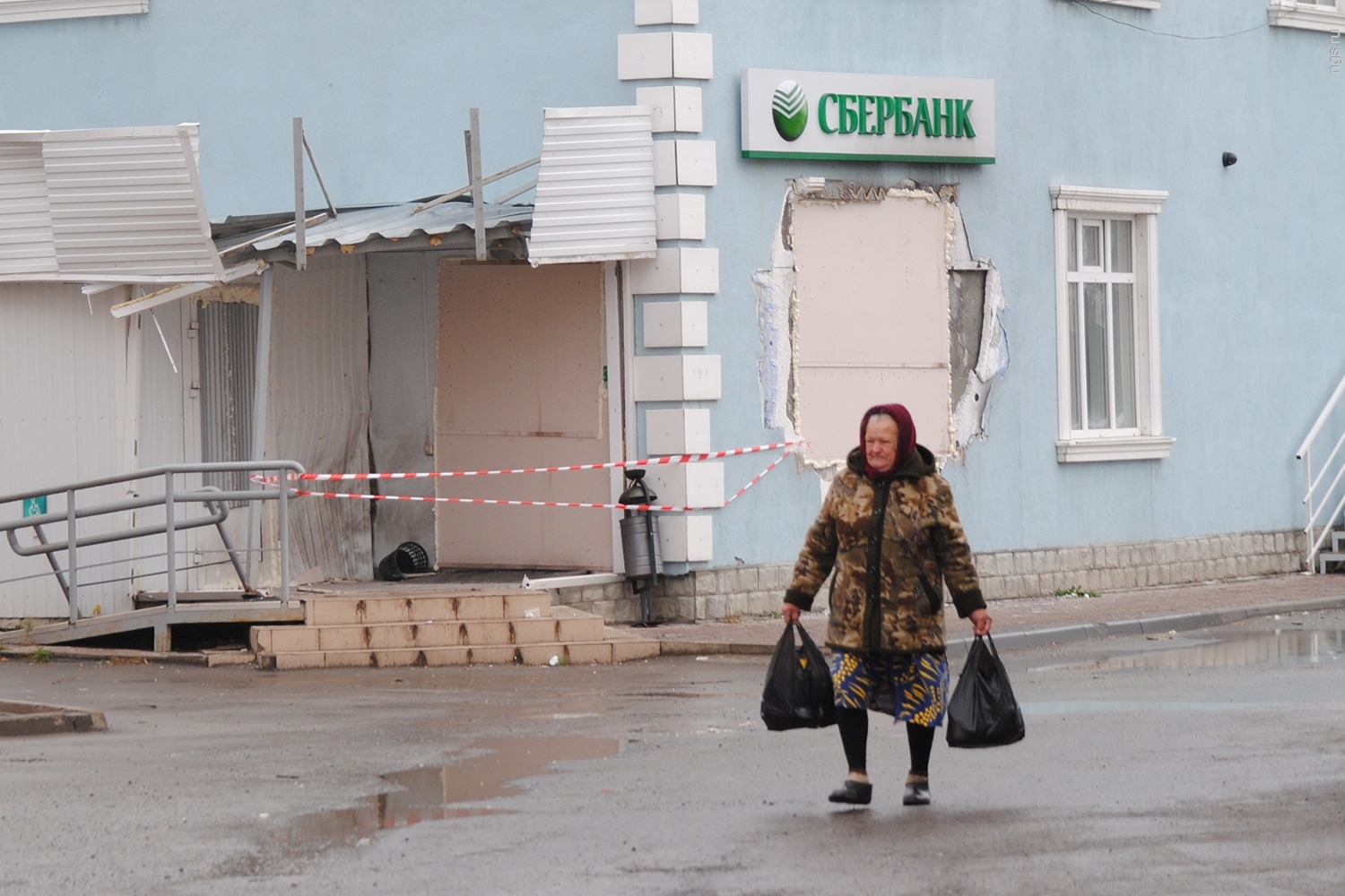 Один из налётчиков на банкомат в селе Прокудском получил серьёзные раны. Подельники застрелили его, а тело бросили рядом с детским садом Один из налётчиков на банкомат в селе Прокудском получил серьёзные раны. Подельники застрелили его, а тело бросили рядом с детским садом