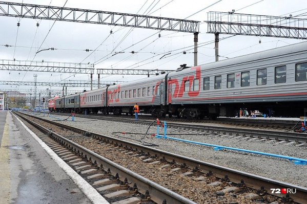 Трагедия произошла около Пермяковского моста на железнодорожных путях. Следователи выясняют обстоятельства гибели Трагедия произошла около Пермяковского моста на железнодорожных путях. Следователи выясняют обстоятельства гибели