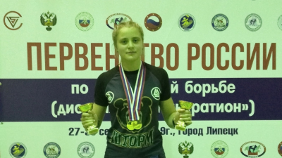 «Это первые серьёзные соревнования»: 16-летняя сибирячка стала чемпионкой России по панкратиону