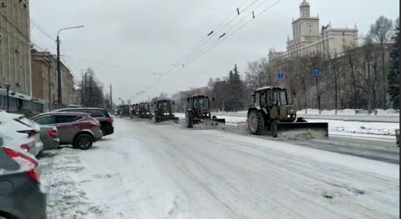 В мэрии Челябинска рассказали и показали, как борются со снегом на дорогах. Ставим свою оценку