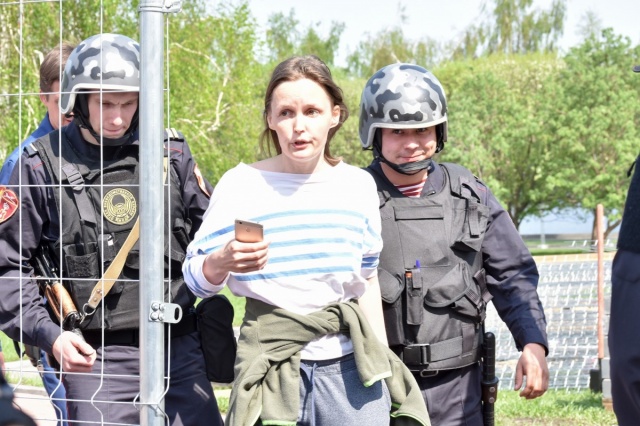 Алёну Смышляеву снимали с дерева Алёну Смышляеву снимали с дерева