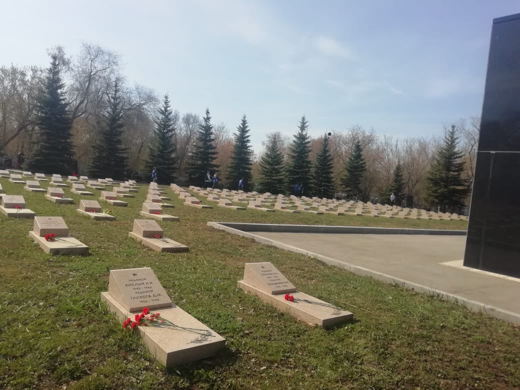 Где похоронены воины защищавшие город. Аллея славы Самара городское кладбище. Самарское городское кладбище аллея героев. Аллея славы Кострома кладбище. Мемориал славы (воинское мемориальное кладбище).