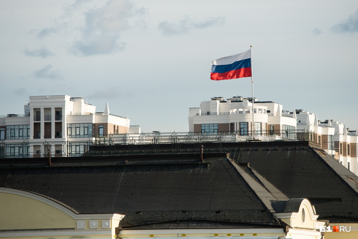 С крыши «Бла Бла Бара» хорошо видно полпредство С крыши «Бла Бла Бара» хорошо видно полпредство