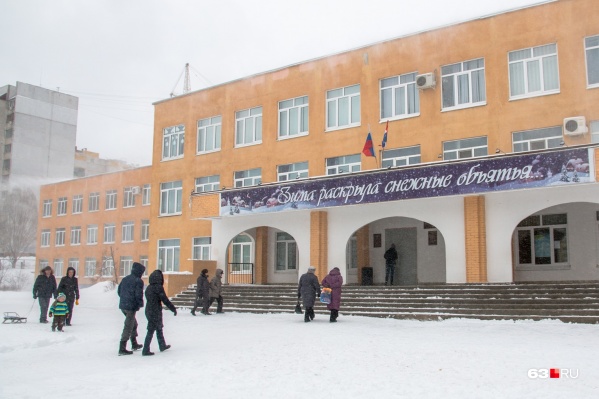 Школы ждут будущих учеников и учениц Школы ждут будущих учеников и учениц