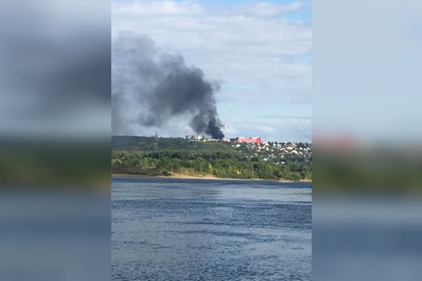Чёрный дым было видно издалека Чёрный дым было видно издалека
