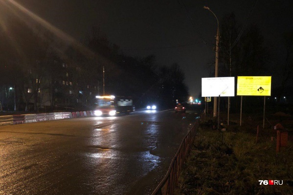 Автобусы и маршрутки поехали по Тутаевскому шоссе напрямую сразу, как открыли проезд Автобусы и маршрутки поехали по Тутаевскому шоссе напрямую сразу, как открыли проезд