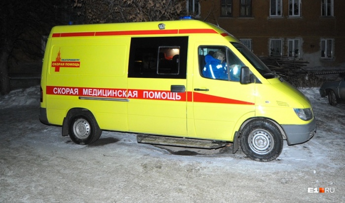 На пожар выезжали медики, полицейские и пять машин МЧС На пожар выезжали медики, полицейские и пять машин МЧС