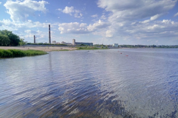 Спасатели успели вовремя вытащить молодого человека из воды Спасатели успели вовремя вытащить молодого человека из воды