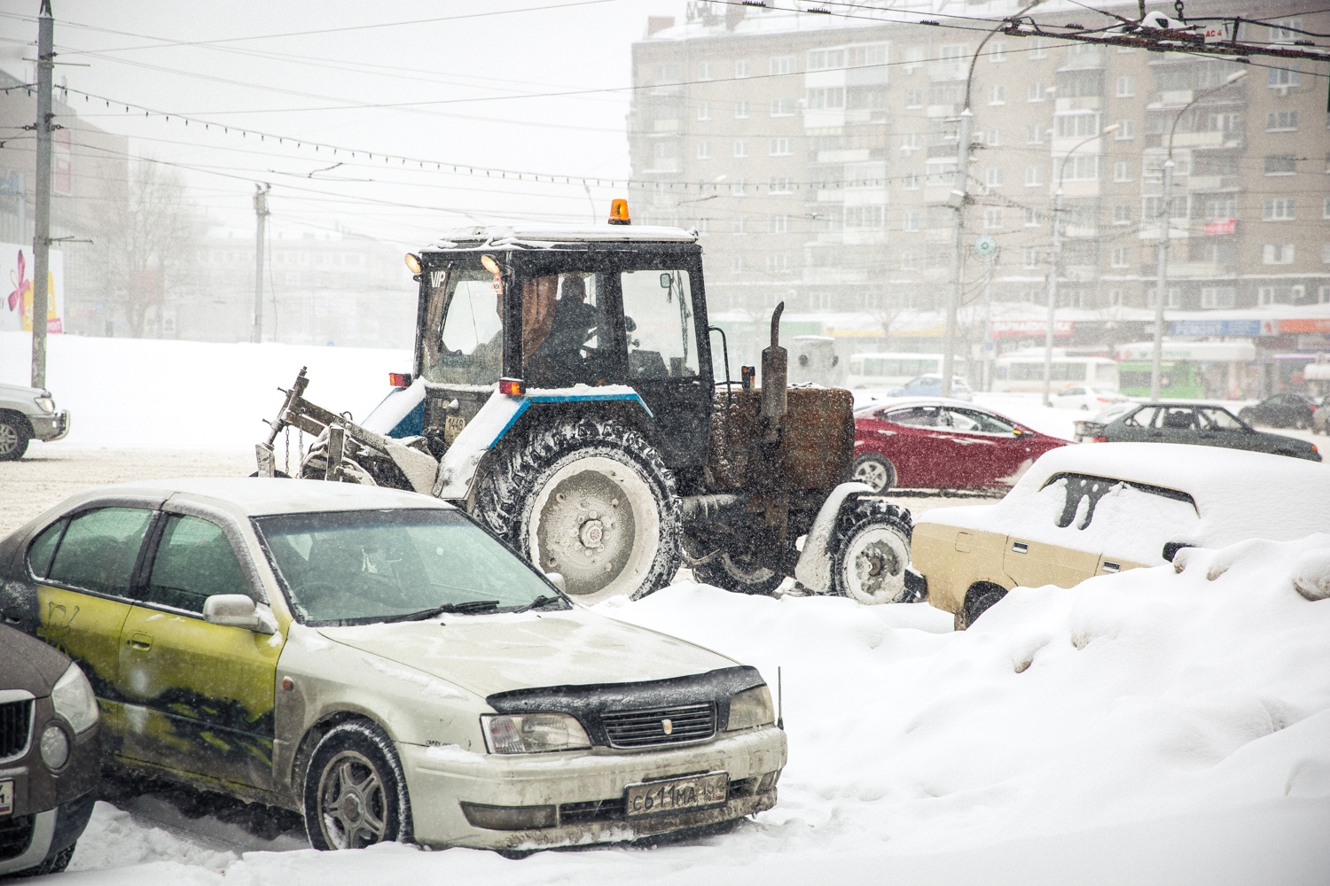 Городские службы пообещали <a href="https://news.ngs.ru/more/65427161/" target="_blank" class="_">подготовиться к снегопадам</a> и снарядили к зиме 500 спецмашин и тепловое копьё Городские службы пообещали <a href="https://news.ngs.ru/more/65427161/" target="_blank" class="_">подготовиться к снегопадам</a> и снарядили к зиме 500 спецмашин и тепловое копьё