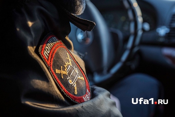 Позже все отправились в полицию, где чиновник из Челябинской области решил покинуть участок. Позже все отправились в полицию, где чиновник из Челябинской области решил покинуть участок.
