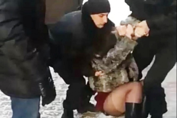 Натела Полежаева сама отказалась идти с судебными приставами Натела Полежаева сама отказалась идти с судебными приставами
