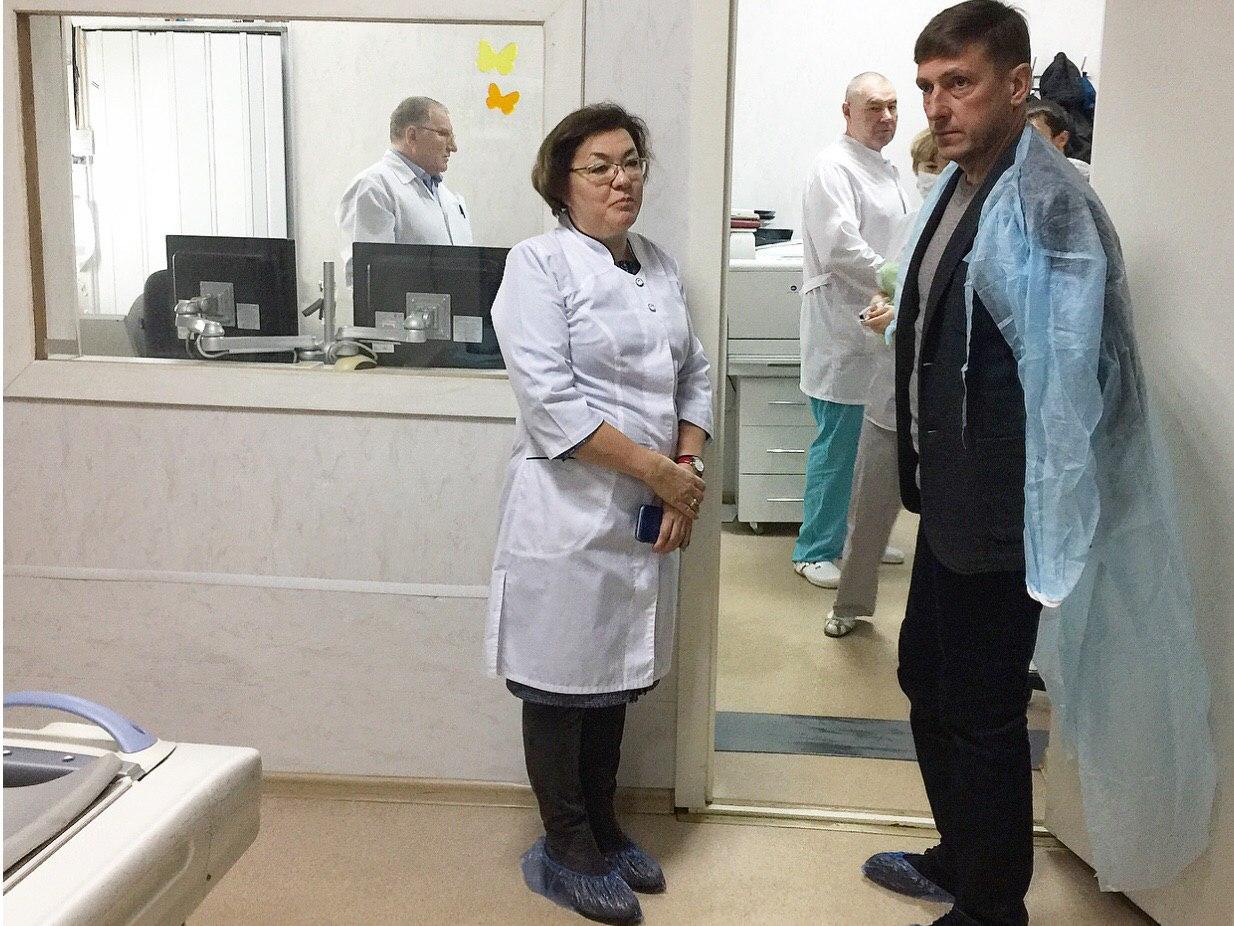 В Минздраве напомнили, что глава ведомства Юрий Семёнов уже был в районной больнице и обсуждал все наболевшие вопросы с врачами В Минздраве напомнили, что глава ведомства Юрий Семёнов уже был в районной больнице и обсуждал все наболевшие вопросы с врачами