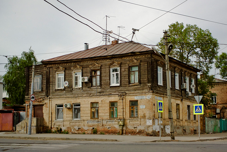 Вот так выглядел дом до реставрационных работ, которые начались здесь в начале августа 2019 года Вот так выглядел дом до реставрационных работ, которые начались здесь в начале августа 2019 года