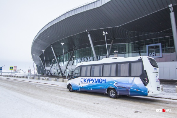 Сейчас пассажиров доставляют в Курумоч с электрички на автобусе Сейчас пассажиров доставляют в Курумоч с электрички на автобусе