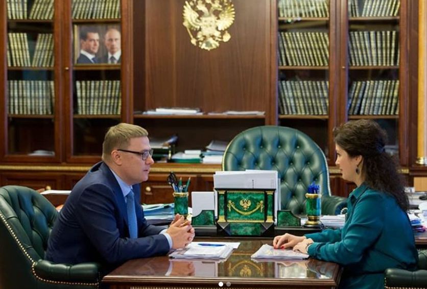 О назначении детского омбудсмена глава региона объявил в своём инстаграме, подкрепив сообщение фотографией со встречи с ней О назначении детского омбудсмена глава региона объявил в своём инстаграме, подкрепив сообщение фотографией со встречи с ней