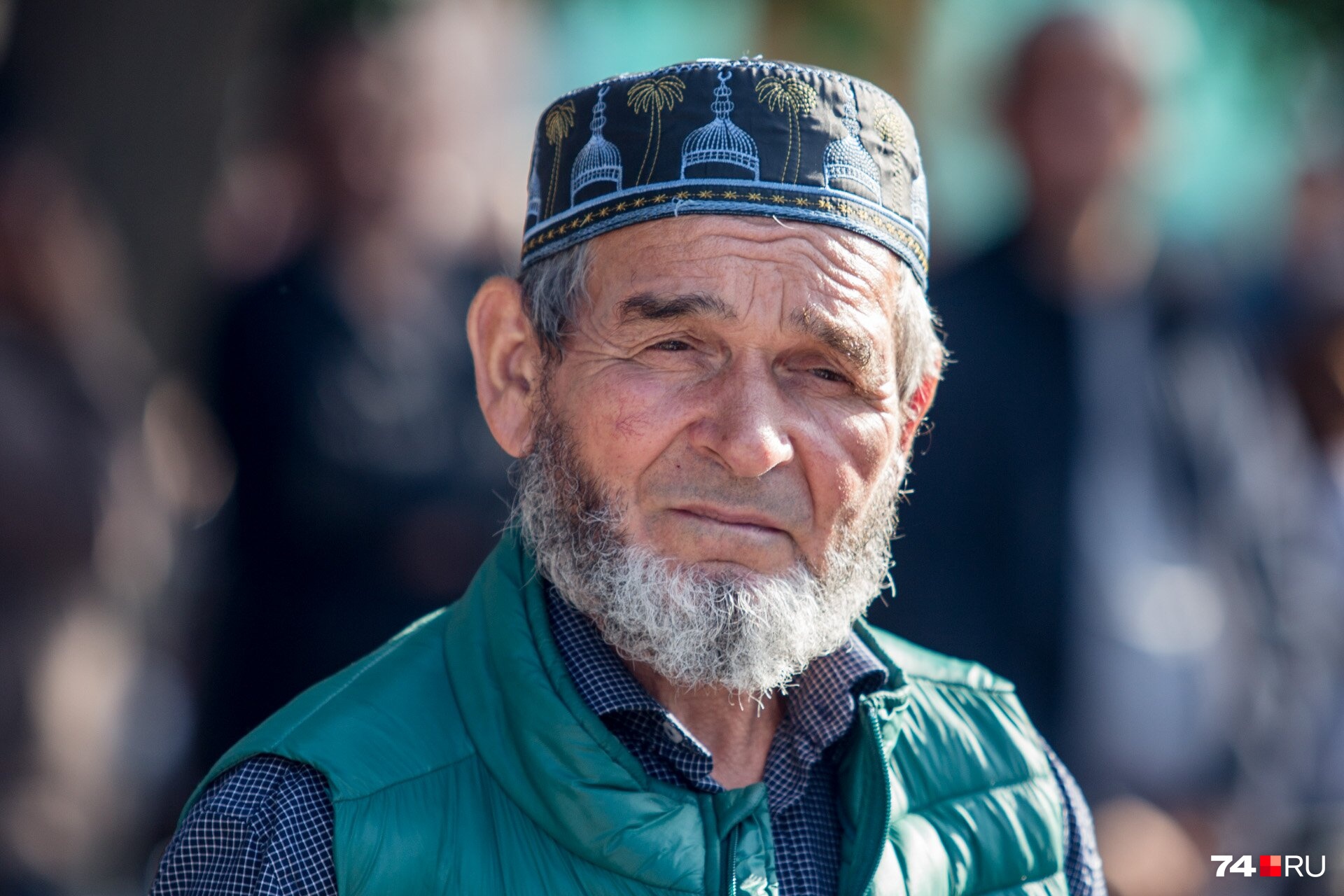По традиции каждый мусульманин должен после молитвы принести в жертву животного По традиции каждый мусульманин должен после молитвы принести в жертву животного 