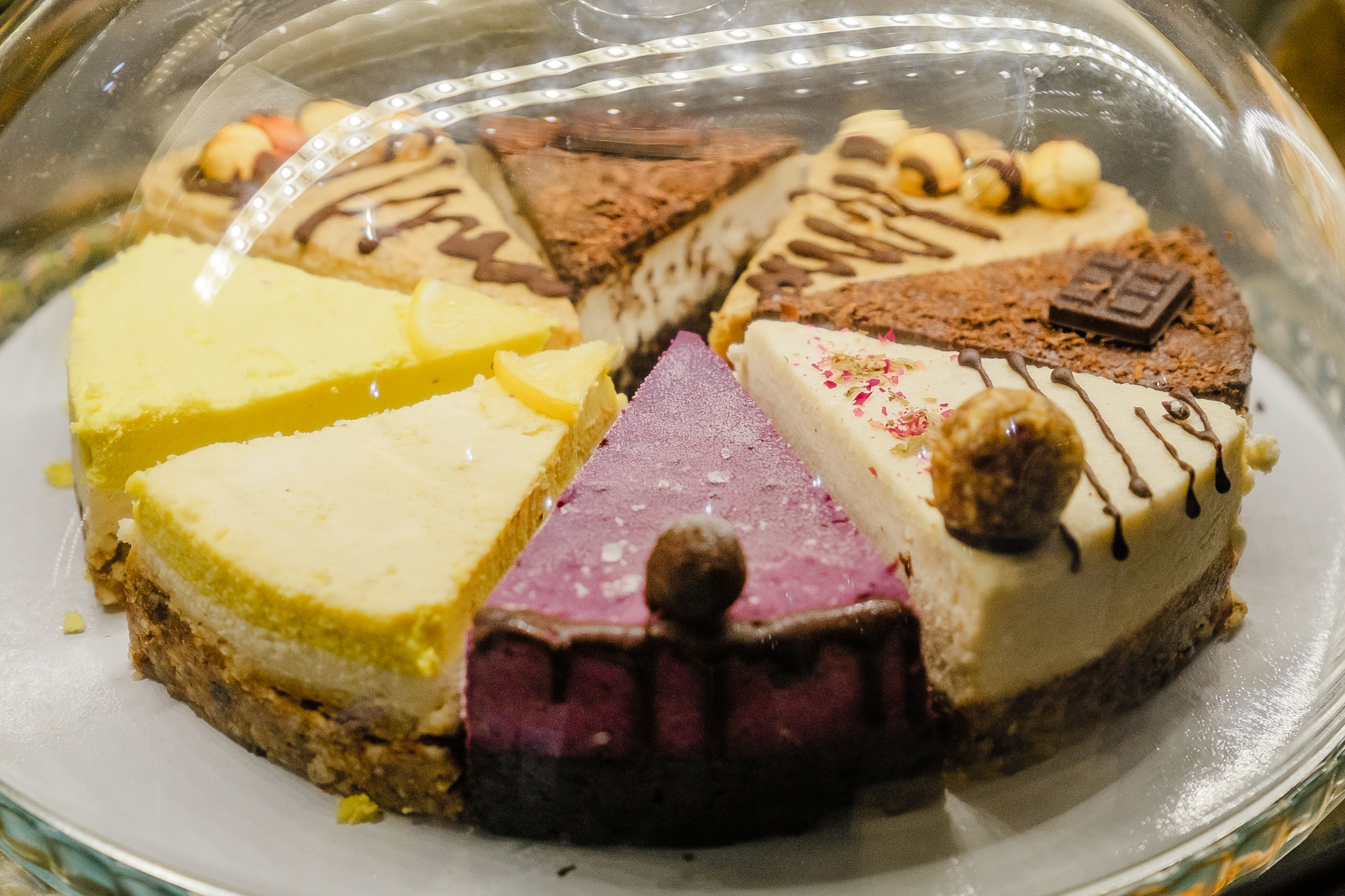 Кусочек торта — 250 рублей
