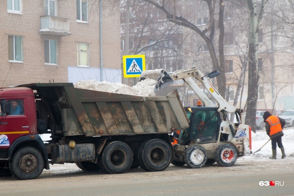 Завалы будут вывозить на грузовиках Завалы будут вывозить на грузовиках