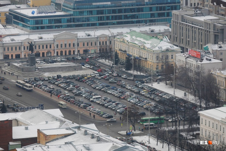 Парковку закроют 19 ноября Парковку закроют 19 ноября