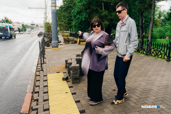 В городе планируется ремонт нескольких посадочных площадок и подходов к пешеходным переходам, а также тротуаров и площадок под павильонами В городе планируется ремонт нескольких посадочных площадок и подходов к пешеходным переходам, а также тротуаров и площадок под павильонами